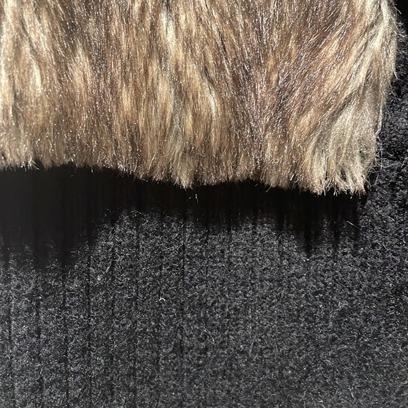 Calvin Klein - Faux-fur sweater vest - Picture 2 of 4